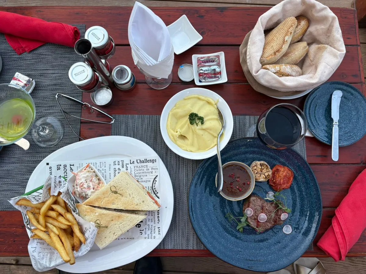 Zanzibar Re - Restaurants in Ajman - photo 2