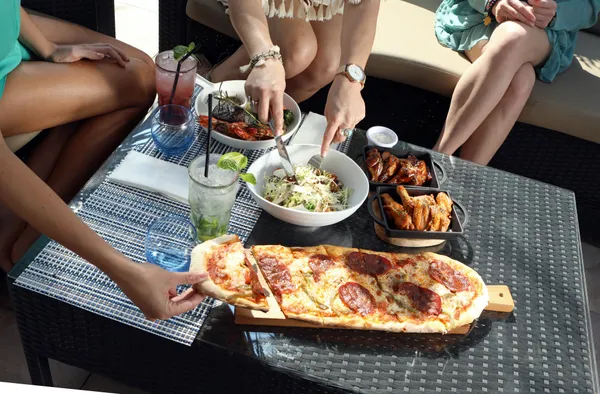 ريڤا بيتش كلوب - مطاعم in دبي - photo 3