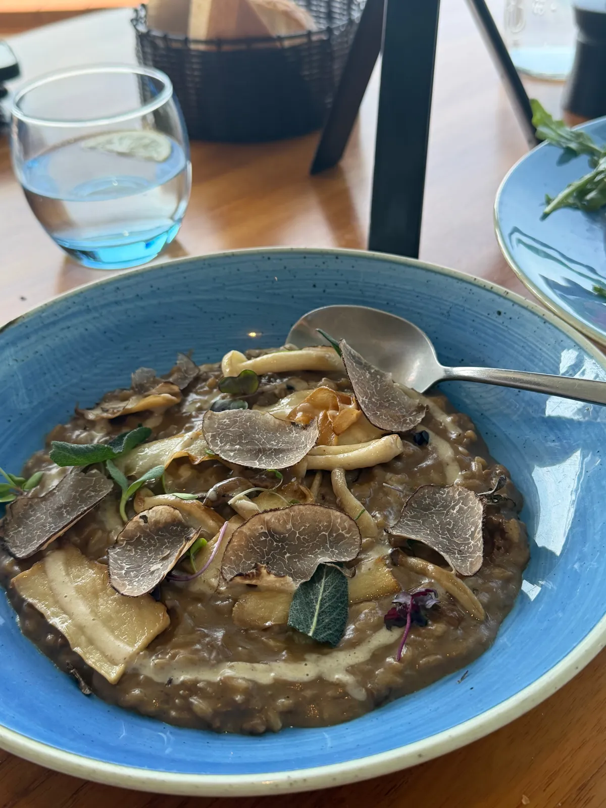  - مطاعم in أبو ظبي - photo 7