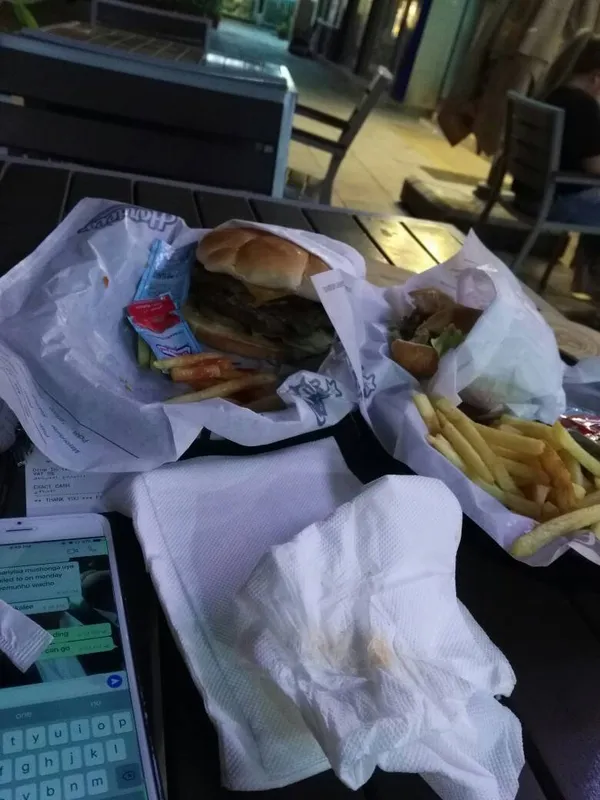 Hardee's - Restaurants in Al Ain - photo 4