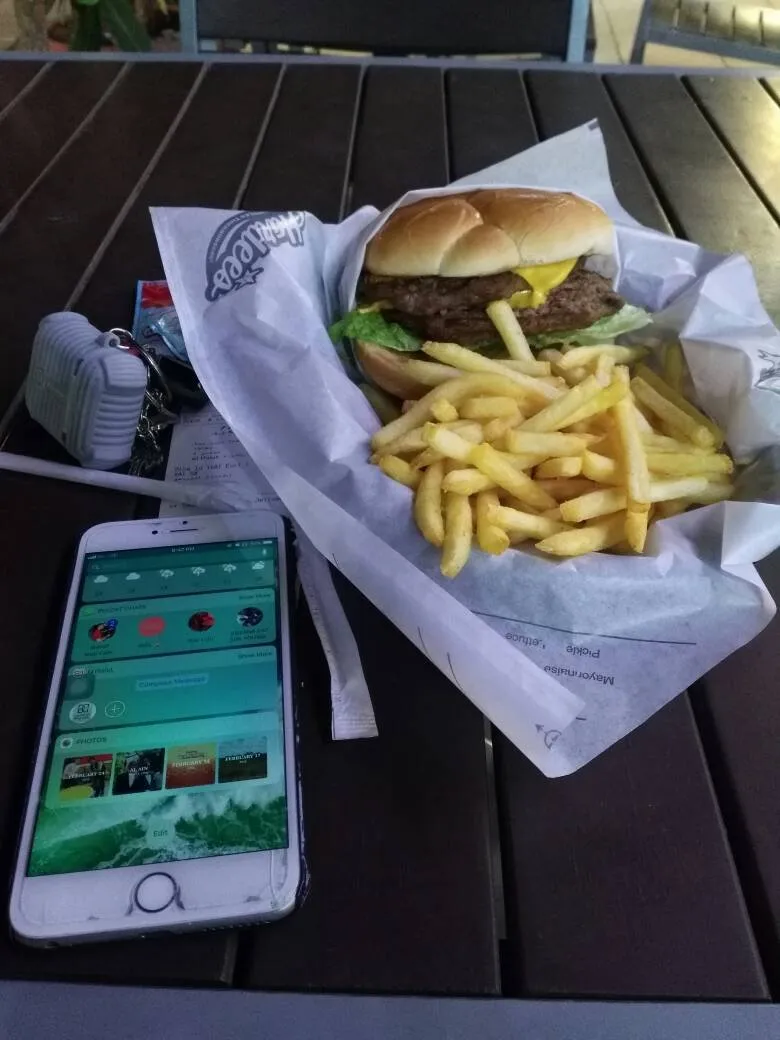 Hardee's - Restaurants in Al Ain - photo 5