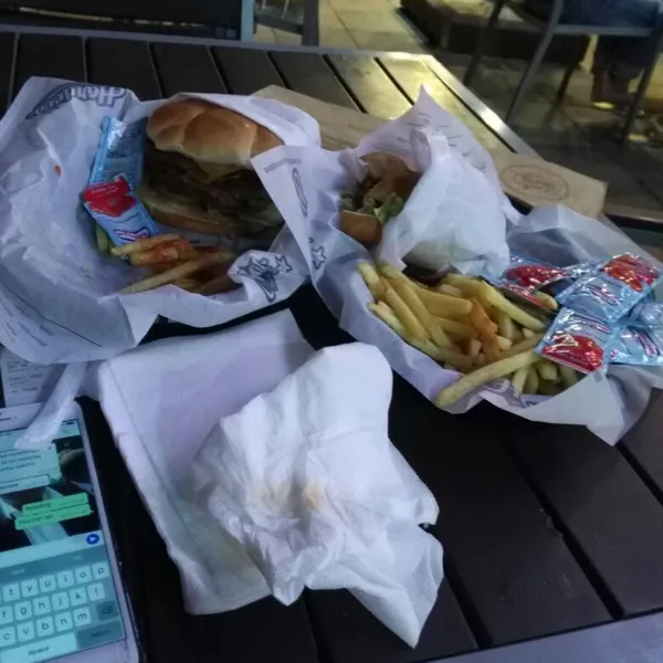 Hardee's - Restaurants in Al Ain - photo 7
