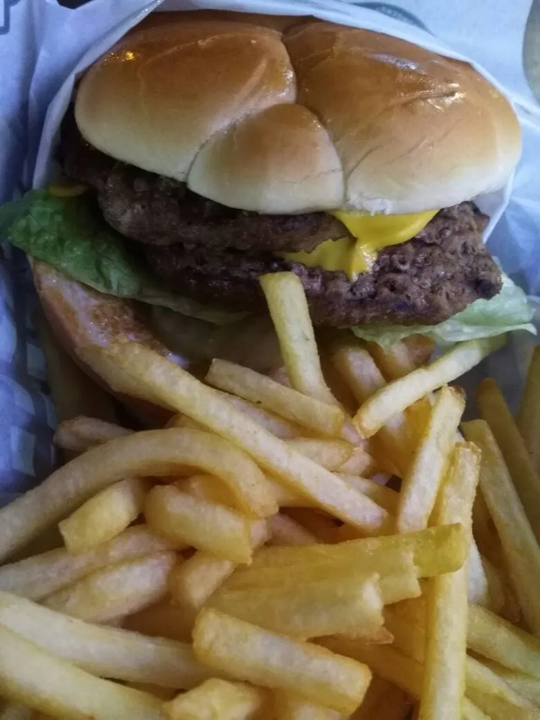 Hardee's - Restaurants in Al Ain - photo 6