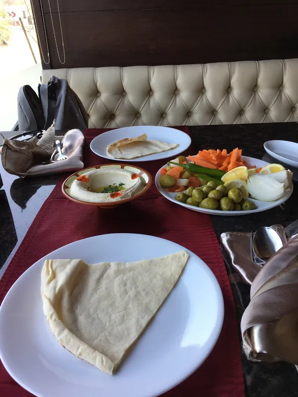  - مطاعم in أم القيوين - photo 2