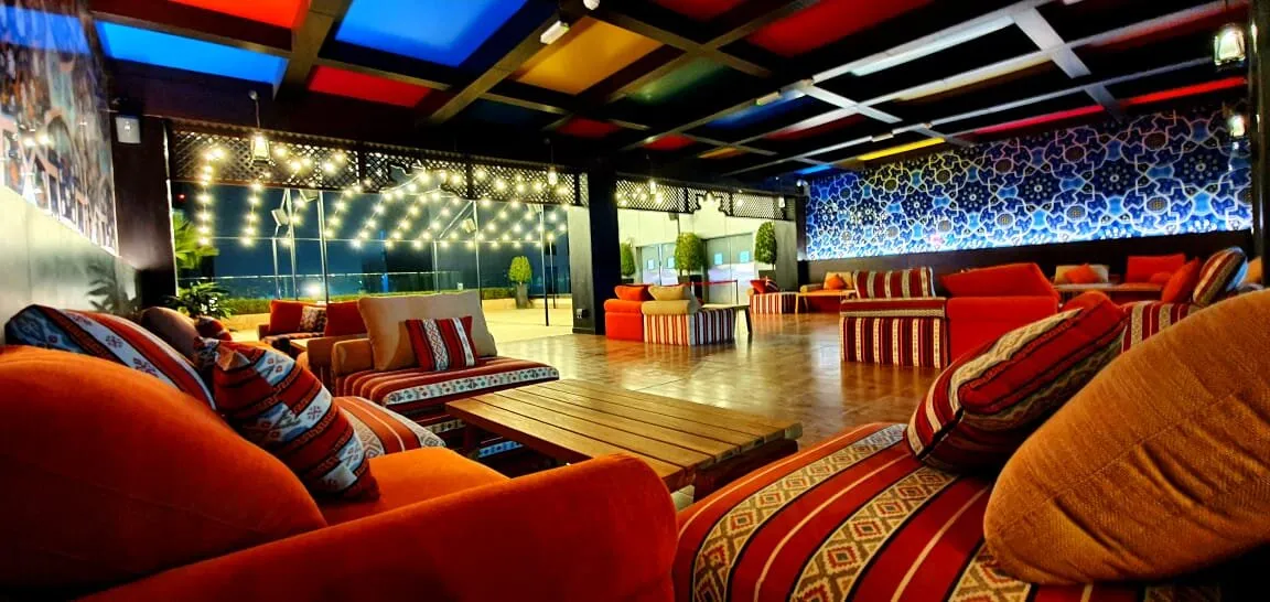 Glow - Poolside Sports Bar - Restaurants in Abu Dhabi - photo 3