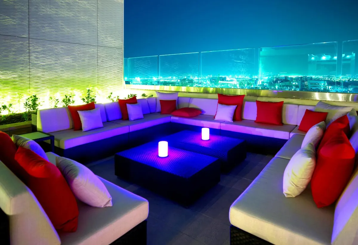 Glow - Poolside Sports Bar - Restaurants in Abu Dhabi - photo 4